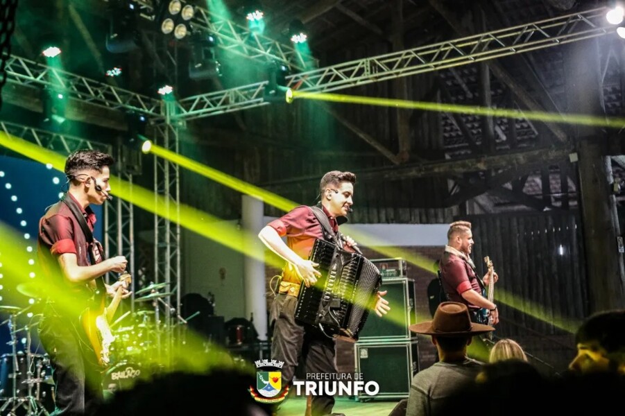 triunfo-em-festa-publico-prestigia-primeira-noite-de-bailes