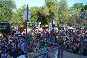 tradicional-bloco-dos-cabeludos-animou-o-domingo-de-carnaval