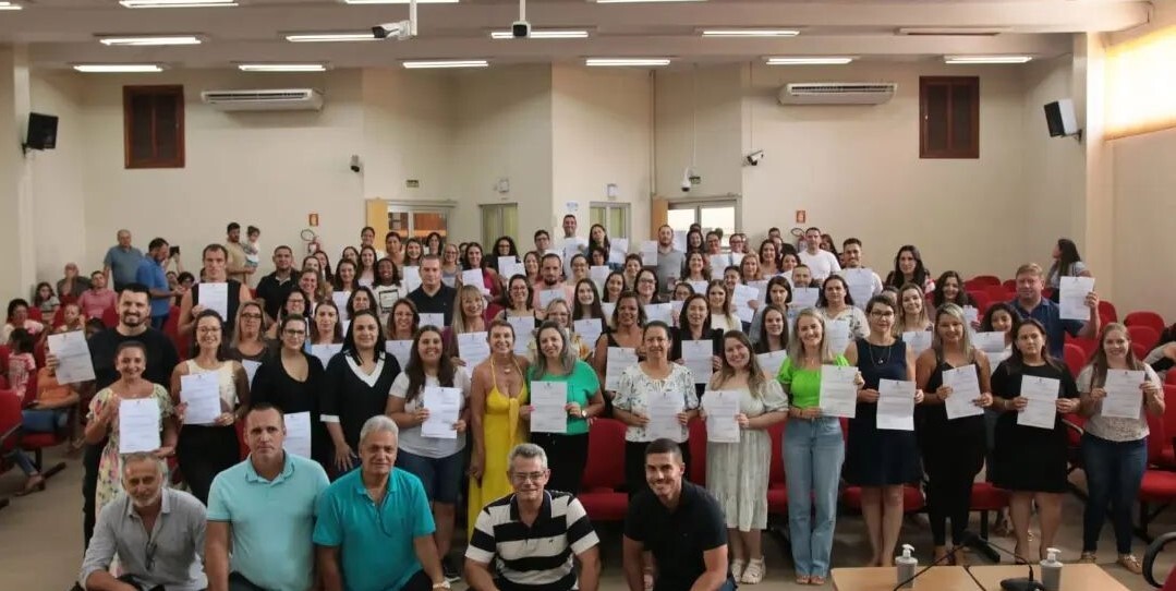prefeitura-municipal-empossa-90-candidatos-que-foram-aprovados-em-concurso-publico
